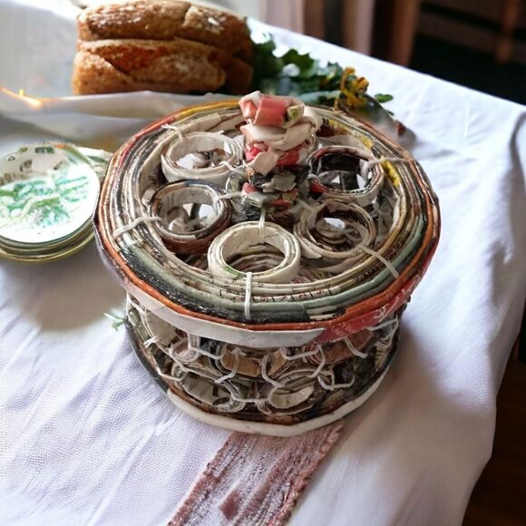 Coiled Paper Basket With Lid Vintage Handmade Pinwheel Design Recycled Newspaper - Picture 15 of 16